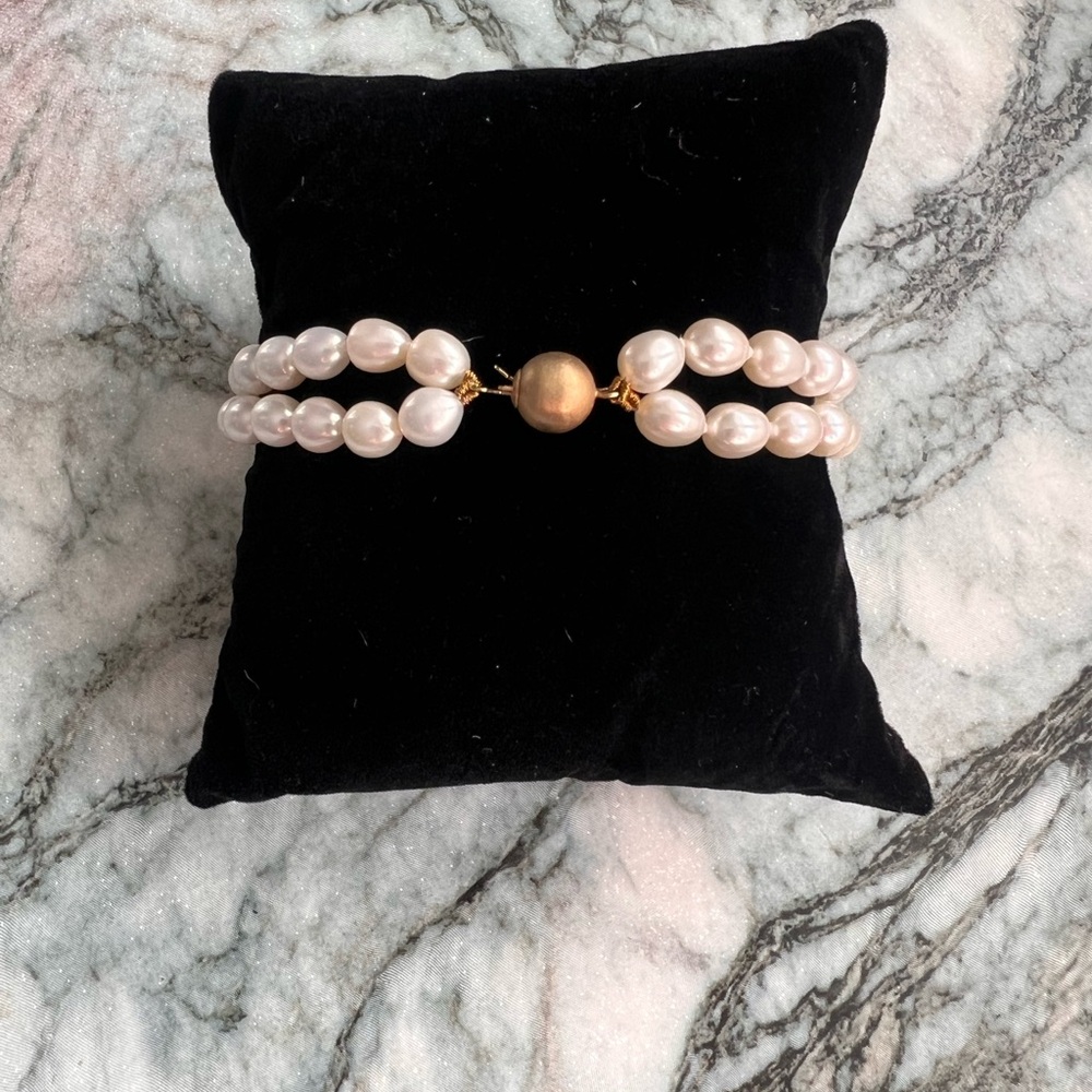 Vintage Double-Strand Pearl Bracelet with 14K Gold Box Clasp & Spacers, 7” - Picture 2 of 11